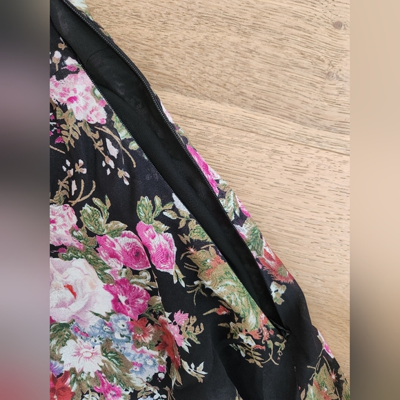 Loveshackfancy Garner Frill-Sleeve Floral Mini Dress, size 6 - Picture 11 of 13